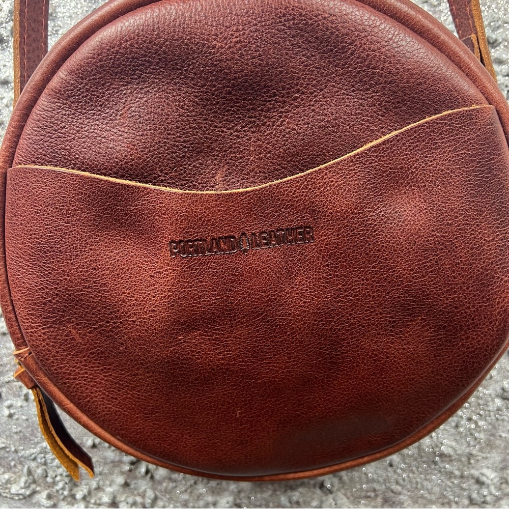 547 Portland Leather  Circle Crossbody Bag w/ mini envelope wallet - Picture 5 of 16